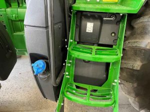 mfwdtractor-32_d40b4ec1e60c46a58ab8e43f3fc66fcb